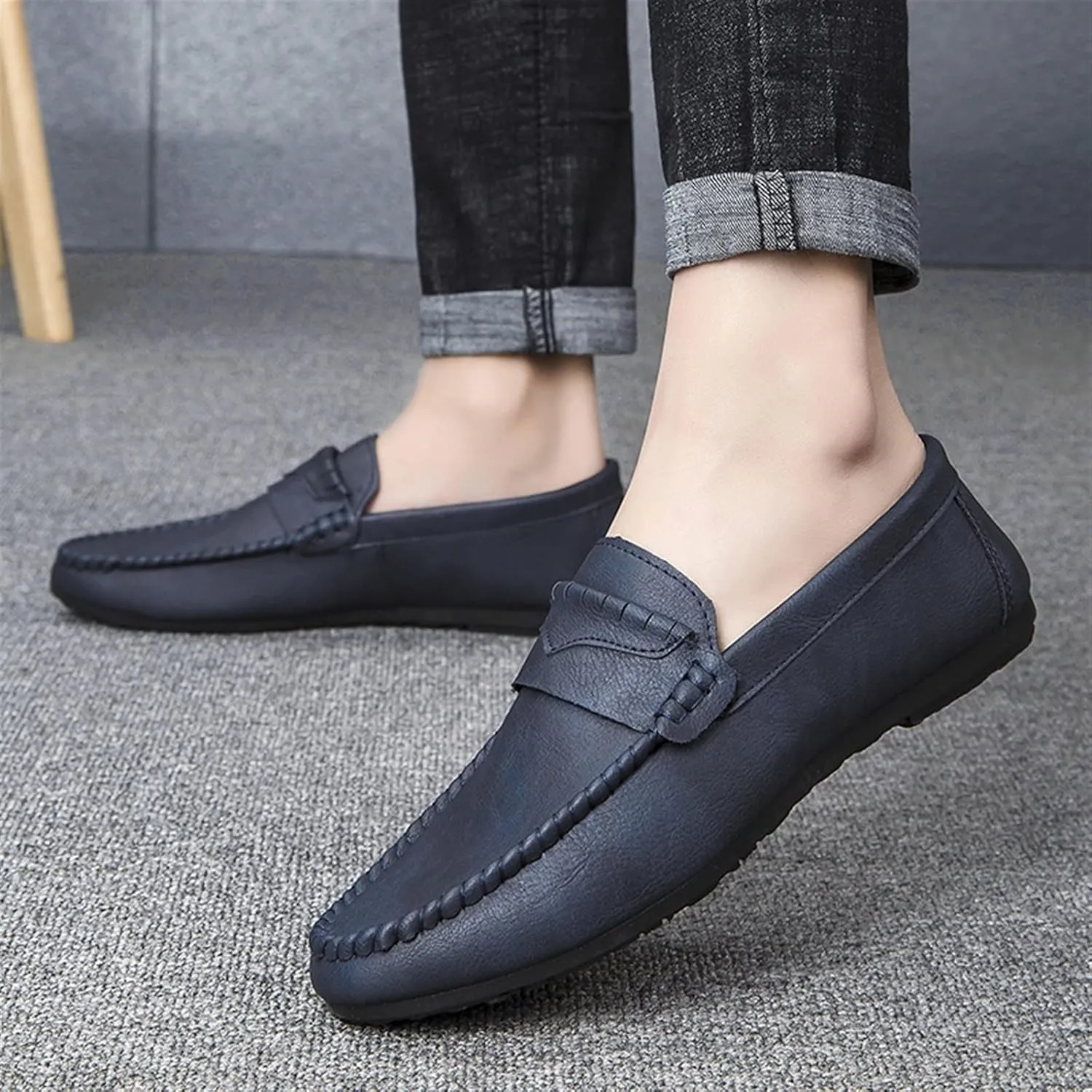 Loafers for Men Simple Moccasins Shoes Leather Flexible Slip Resistant Lightweight Fashion Slip-on